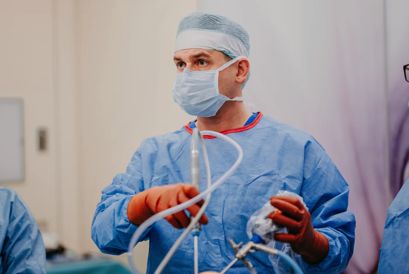 Dr n. med. Bartosz Sobieski podczas pracy
